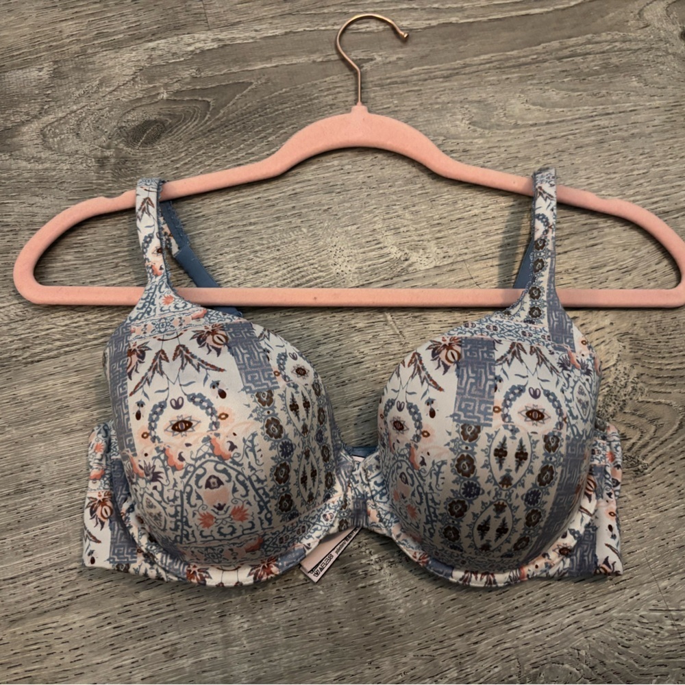 Victoria's Secret Blue and White Patterned Bra